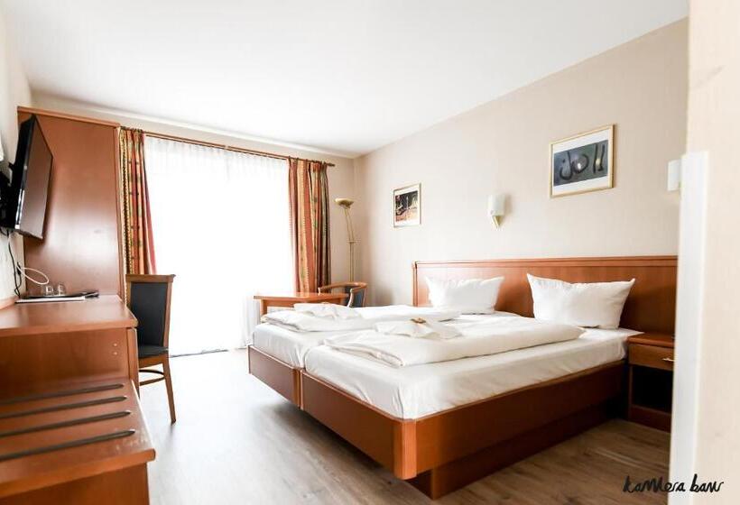 高级园景房, Blutenburg