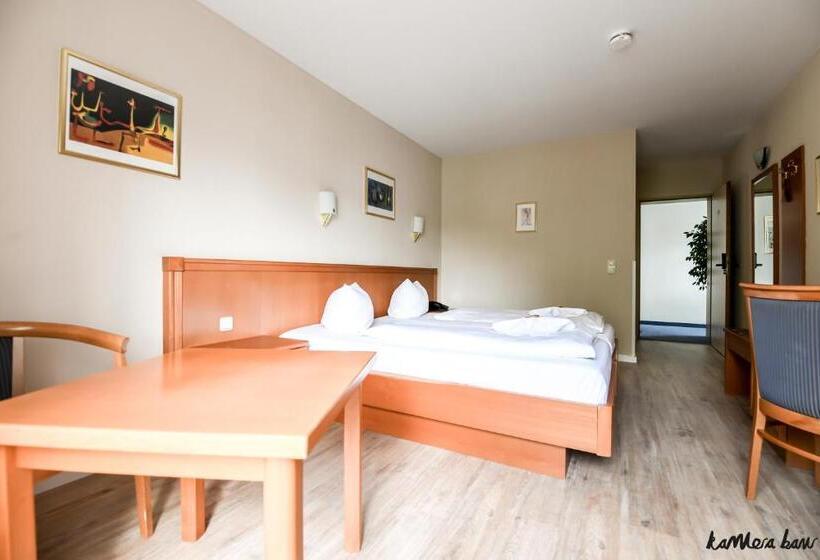 高级园景房, Blutenburg