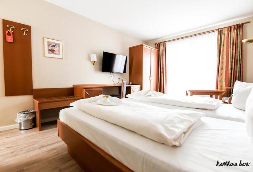 高级园景房, Blutenburg