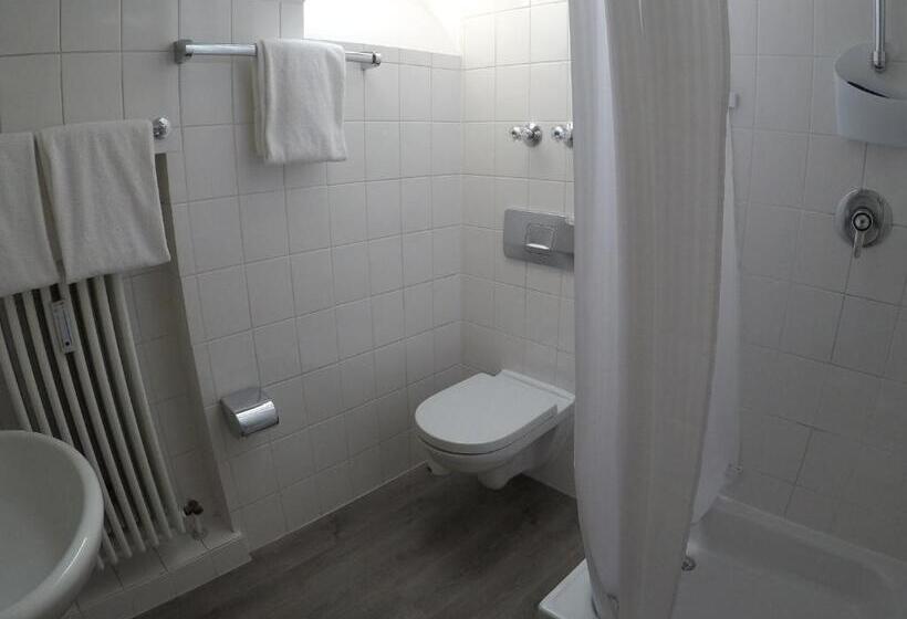 带2个卧室的公寓, Blutenburg