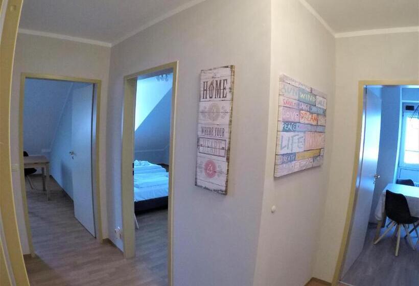 带2个卧室的公寓, Blutenburg