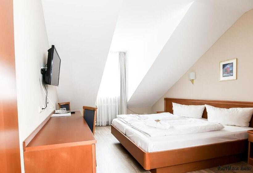 标准房带园景, Blutenburg