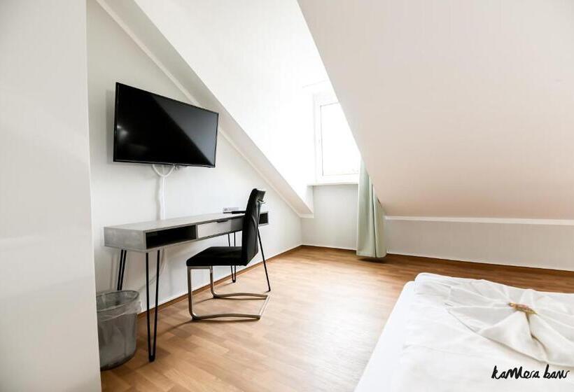 带2个卧室的公寓, Blutenburg