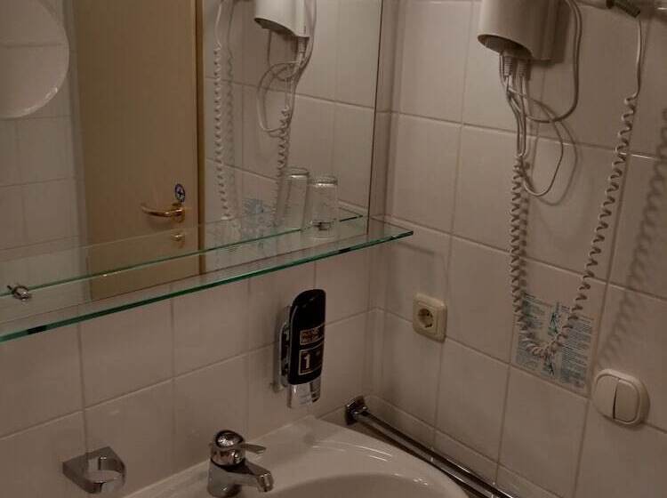 标准间, Blutenburg