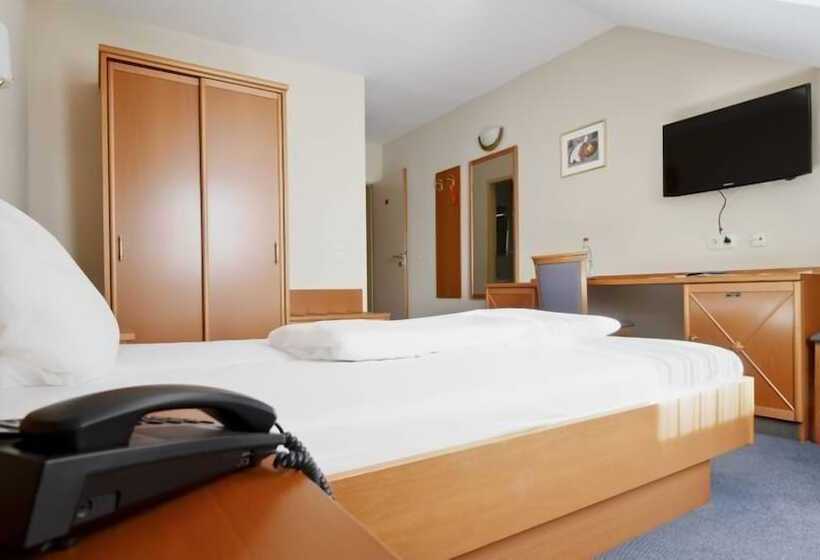 标准间, Blutenburg