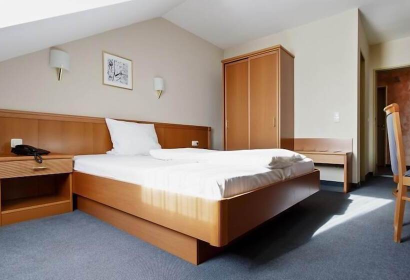 标准间, Blutenburg