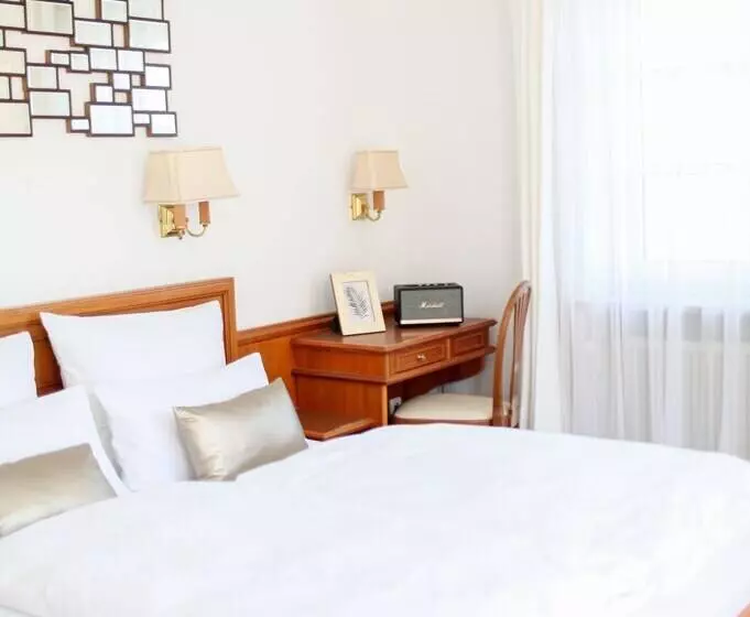 Comfort room with view, Boutique Hotel Krone München