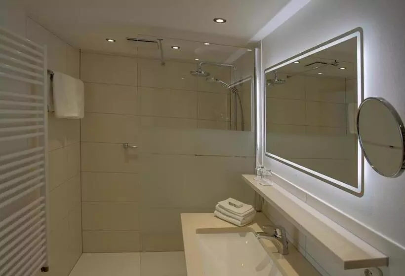 スタンダード４人部屋, Brauereigasthof Landwehr Bräu