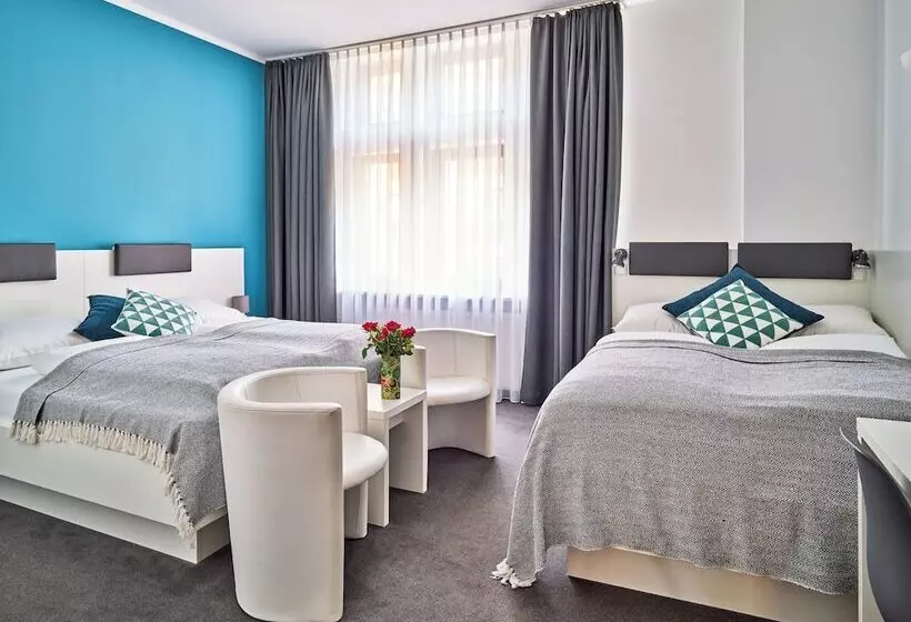 اتاق استاندارد چهار تخته, Brunnenhof City Center