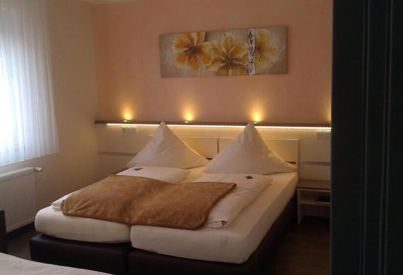 غرفة عائلية, Central Egbr