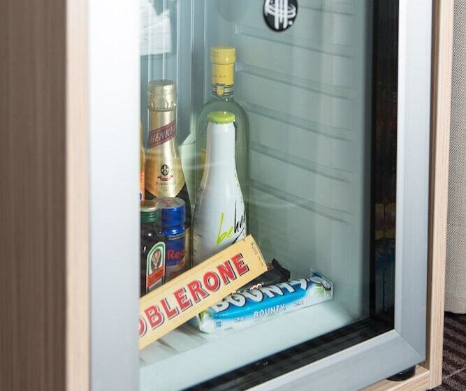 غرفة قياسية رباعية, New Orly