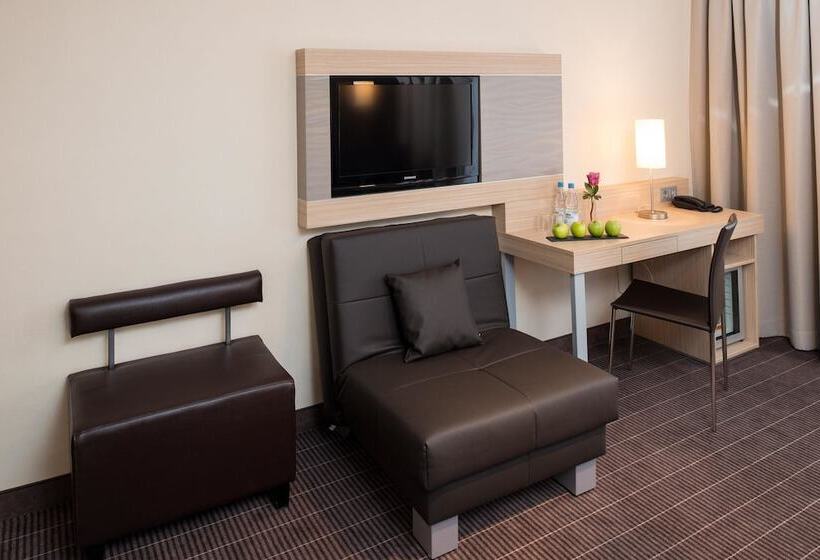 غرفة سوبيريور, New Orly