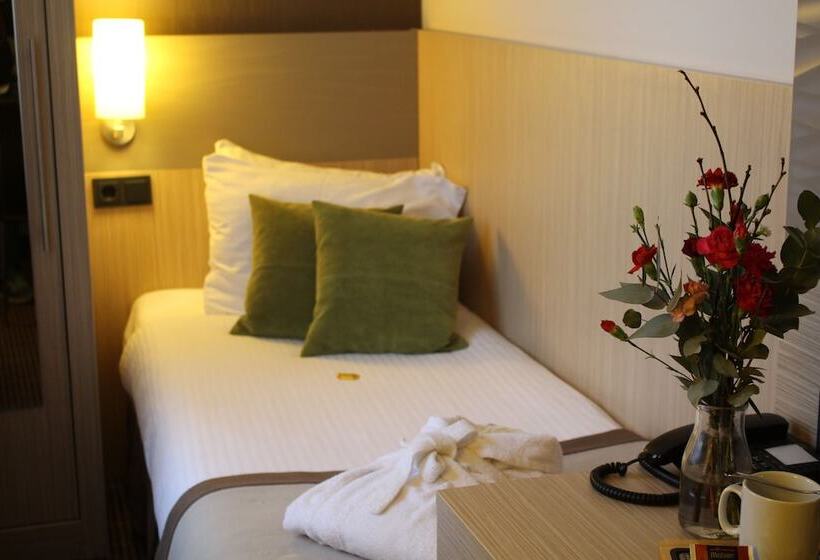 غرفة قياسية فردية, New Orly