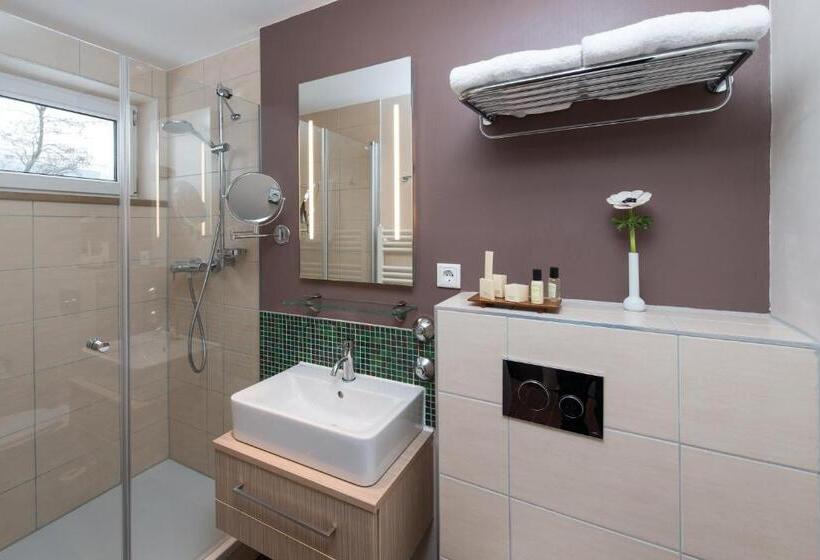 غرفة قياسية فردية, New Orly