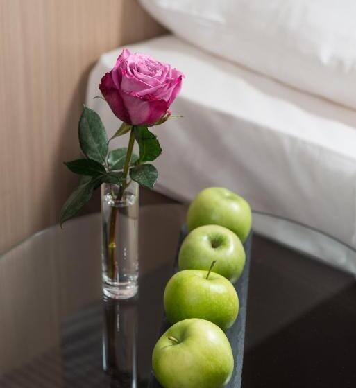 غرفة قياسية رباعية, New Orly