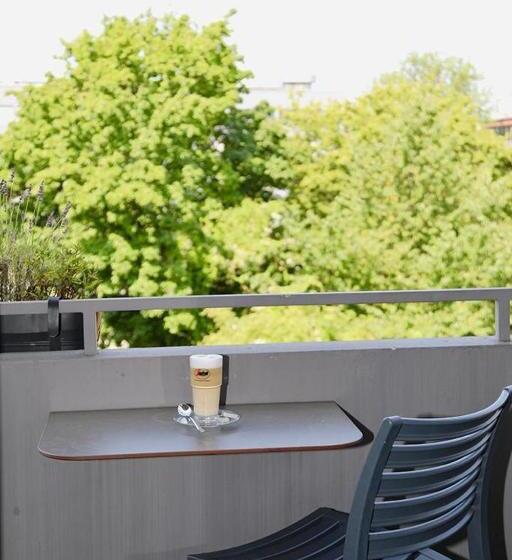 غرفة سوبيريور رباعية, New Orly