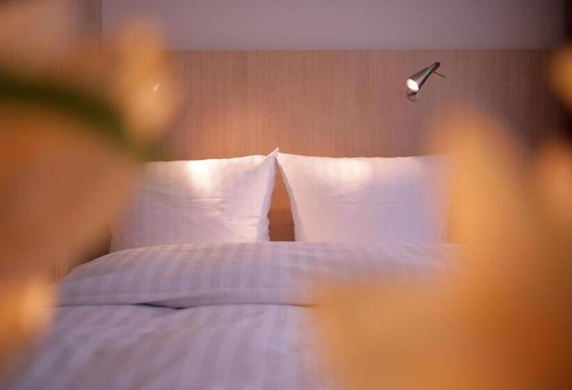 스탠다드 싱글 룸, Senator München