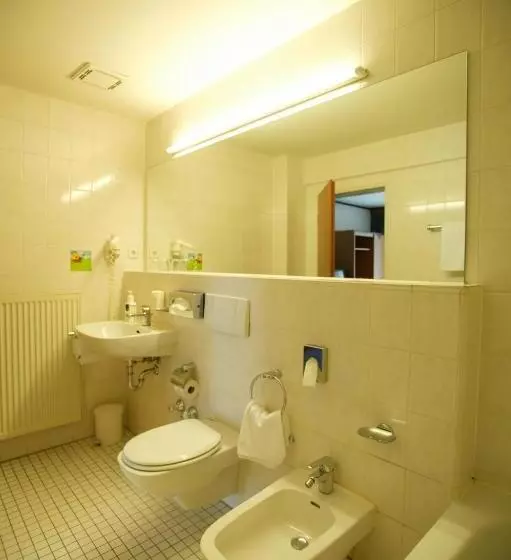 Chambre Standard Individuelle, Senator München