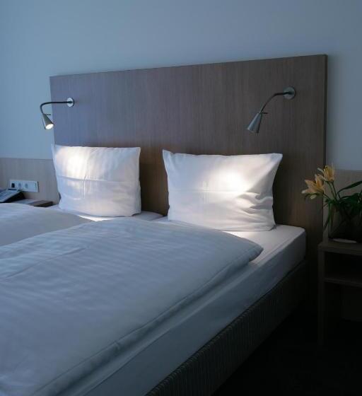 스탠다드 룸, Senator München