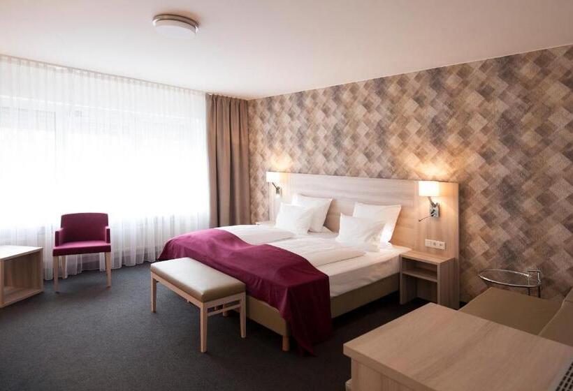 스탠다드 룸, Senator München