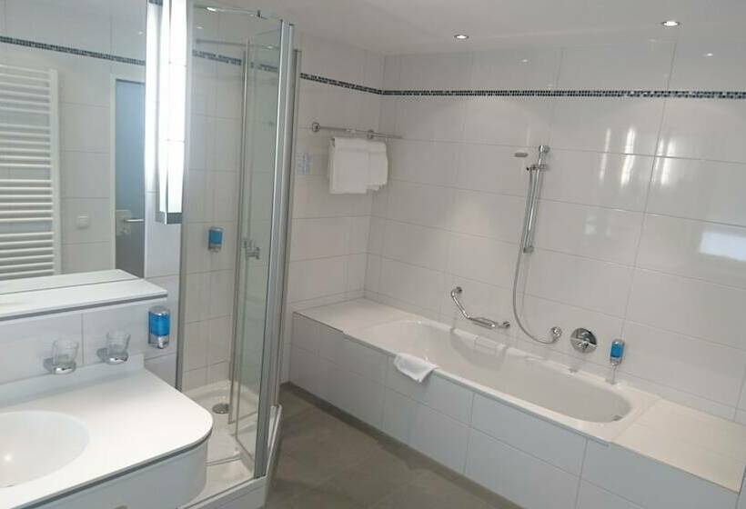 غرفة قياسية ثلاثية, Ringhotel Loew S Merkur