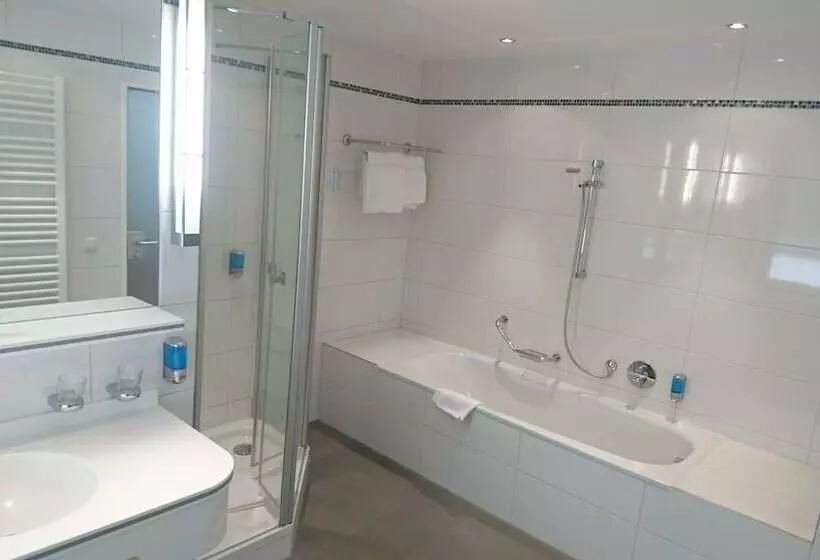 اتاق استاندارد سه نفره, Ringhotel Loew S Merkur