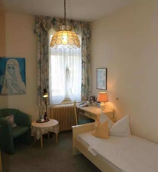 اتاق استاندارد یک نفره, Yoga Jasmin Ehemals Hotel Eberhardt Burghardt