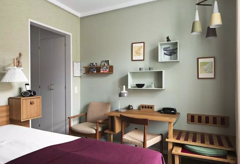 Chambre Supérieure Individuelle, Alexandra