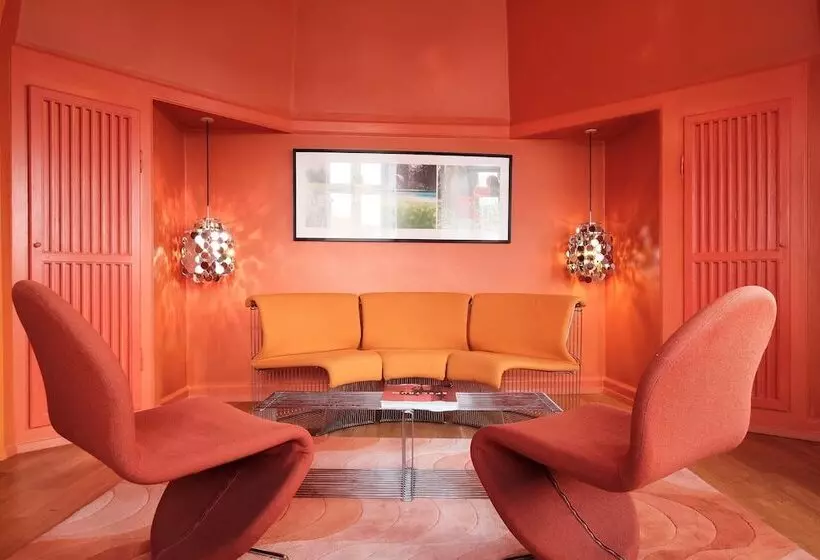 Suite, Alexandra