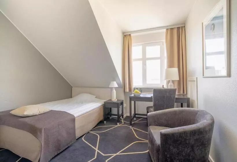 Chambre Standard Individuelle, Dania