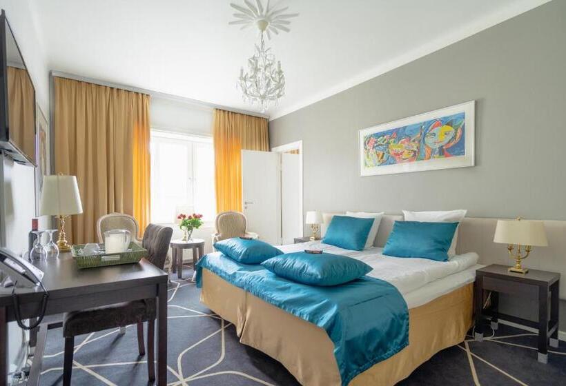 高级大房间, Dania