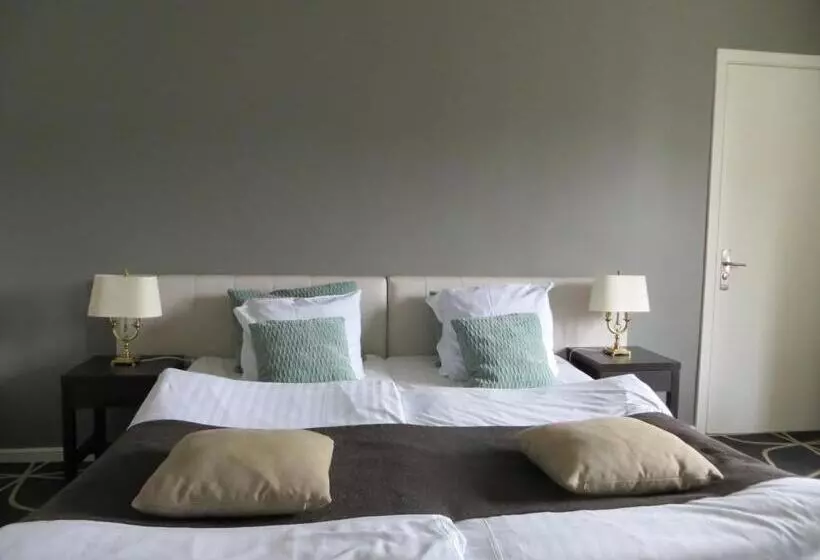 Chambre Supérieure, Dania