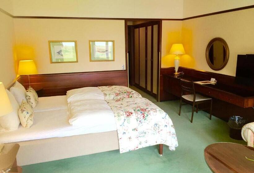 Номер Стандарт, Hesselet