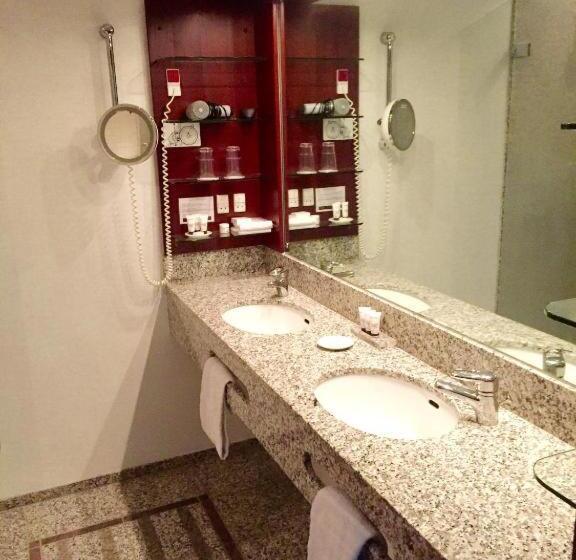 Номер Стандарт, Hesselet