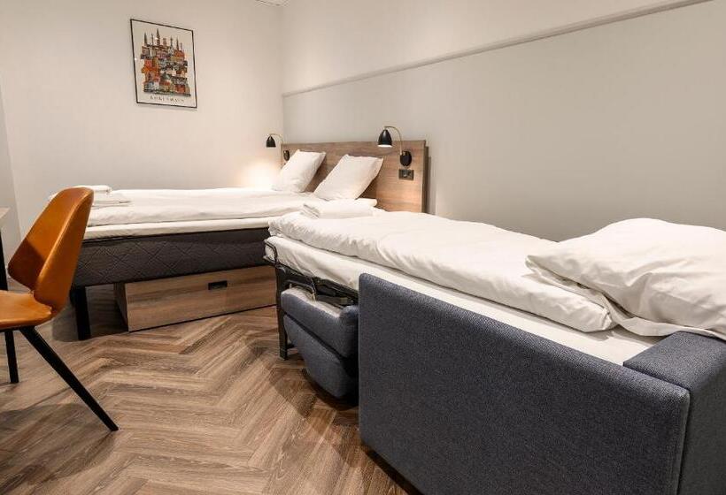 标准三人间共用浴室, Go Hotel Saga