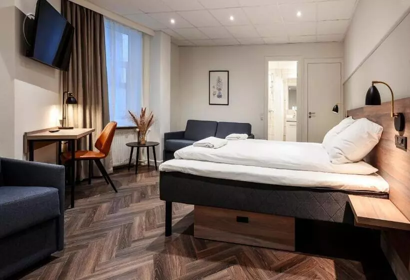 Standard Neljän Hengen Huone, Go Hotel Saga