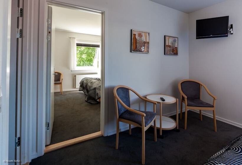 Cameră Familiară, Sdr. Omme Kro &