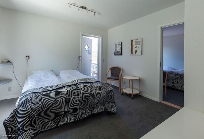 Cameră Familiară, Sdr. Omme Kro &