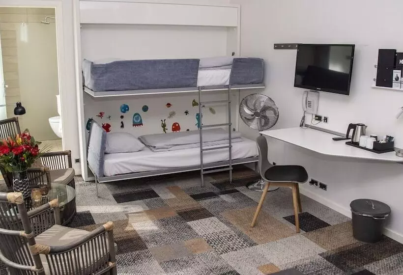 Camera Superiore, Skivehus