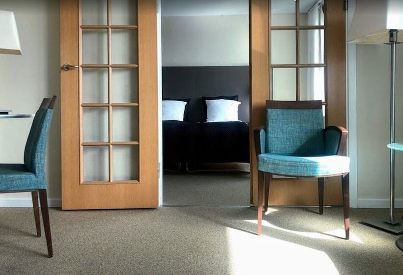 スイート, Skivehus