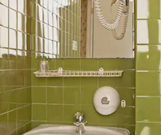 スタンダードルーム, Agora