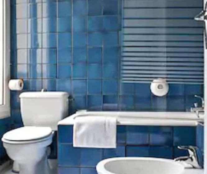 スタンダードトリプルルーム, Agora