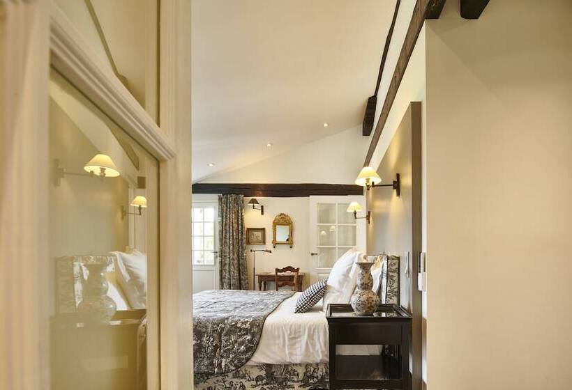 Prestige Room, Arraya