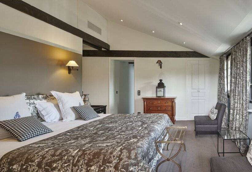 Prestige Room, Arraya