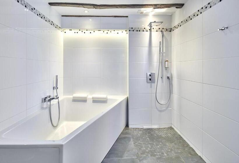 Quarto Superior com Sacada, Arraya