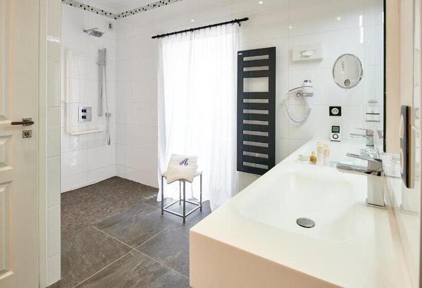 Standard Triple Room, Arraya