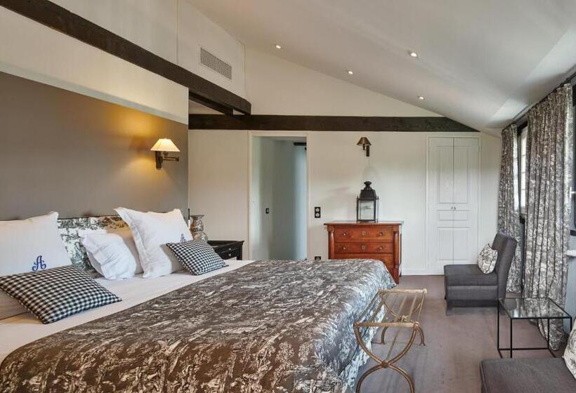 Standard Triple Room, Arraya