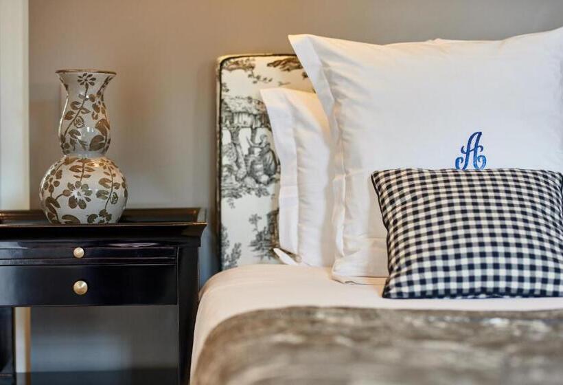 Superior Room with Balcony, Arraya