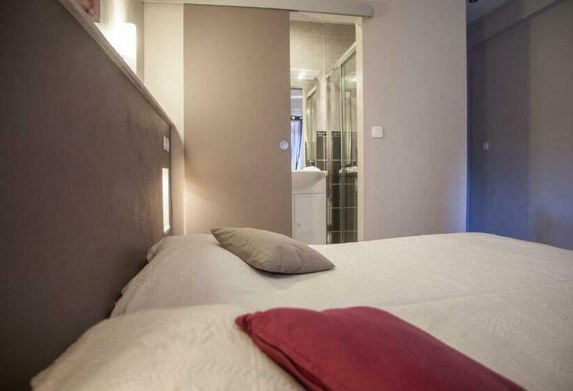 חדר סטנדרט, Logis Hotels   Auberge De L île   Hôtel 3 étoiles Et Restaurant