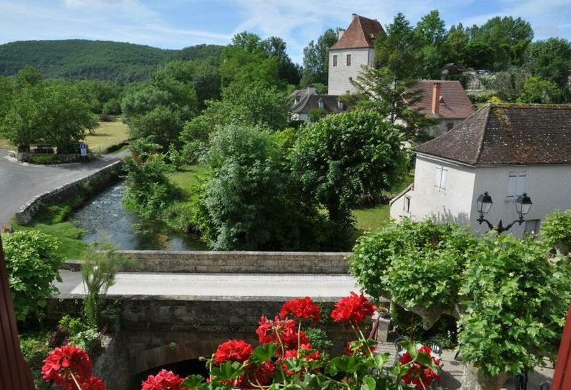 غرفة عائلية, Logis Hotels   Auberge De L île   Hôtel 3 étoiles Et Restaurant